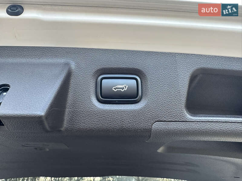 Позашляховик / Кросовер Hyundai Santa FE 2018 в Харкові