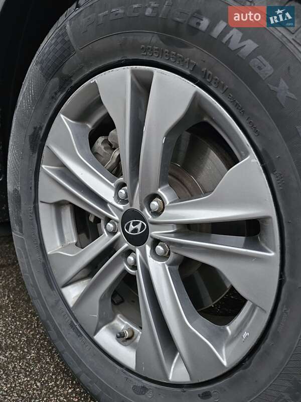 Внедорожник / Кроссовер Hyundai Santa FE 2015 в Киеве