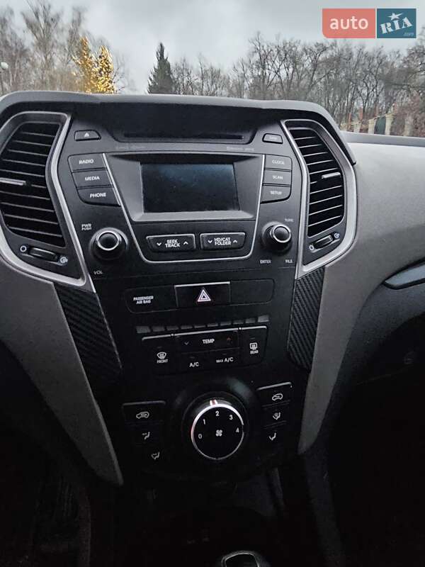 Внедорожник / Кроссовер Hyundai Santa FE 2015 в Киеве