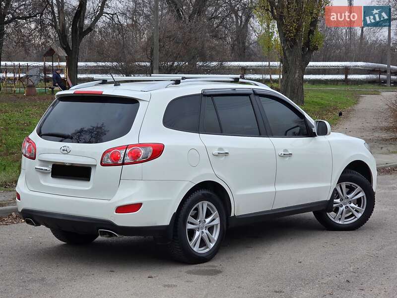 Внедорожник / Кроссовер Hyundai Santa FE 2011 в Днепре