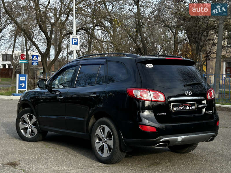 Внедорожник / Кроссовер Hyundai Santa FE 2012 в Николаеве