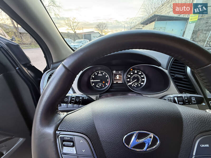 Внедорожник / Кроссовер Hyundai Santa FE 2016 в Одессе