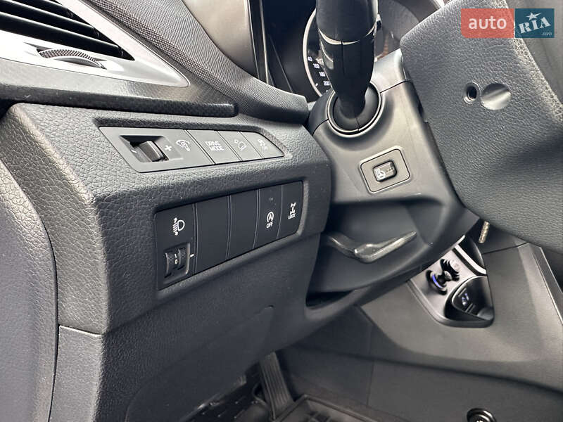 Внедорожник / Кроссовер Hyundai Santa FE 2017 в Виннице