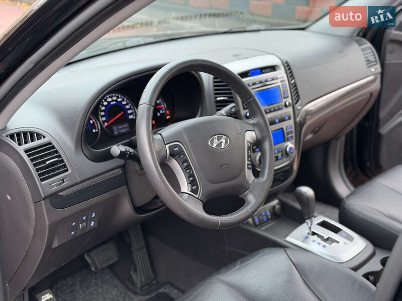 Внедорожник / Кроссовер Hyundai Santa FE 2010 в Ровно