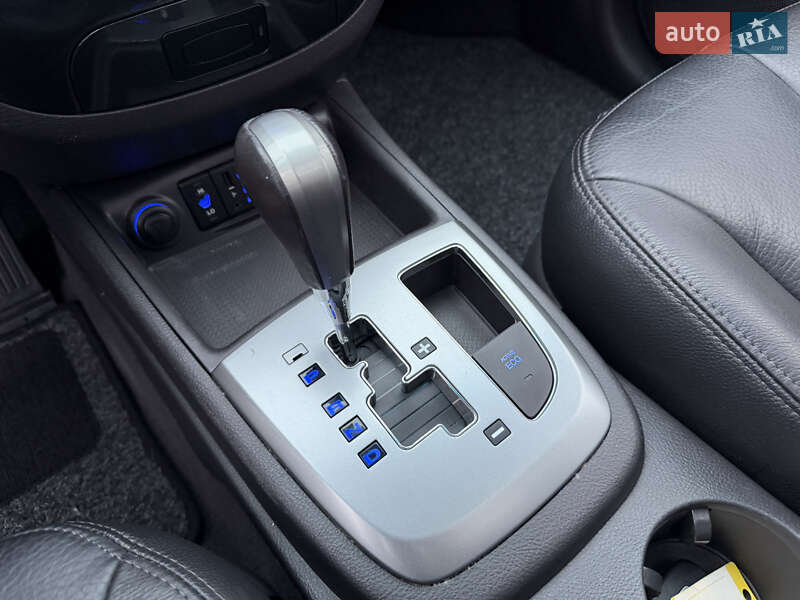 Внедорожник / Кроссовер Hyundai Santa FE 2010 в Ровно