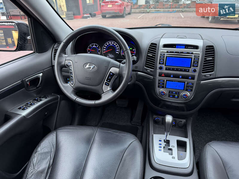 Внедорожник / Кроссовер Hyundai Santa FE 2010 в Ровно