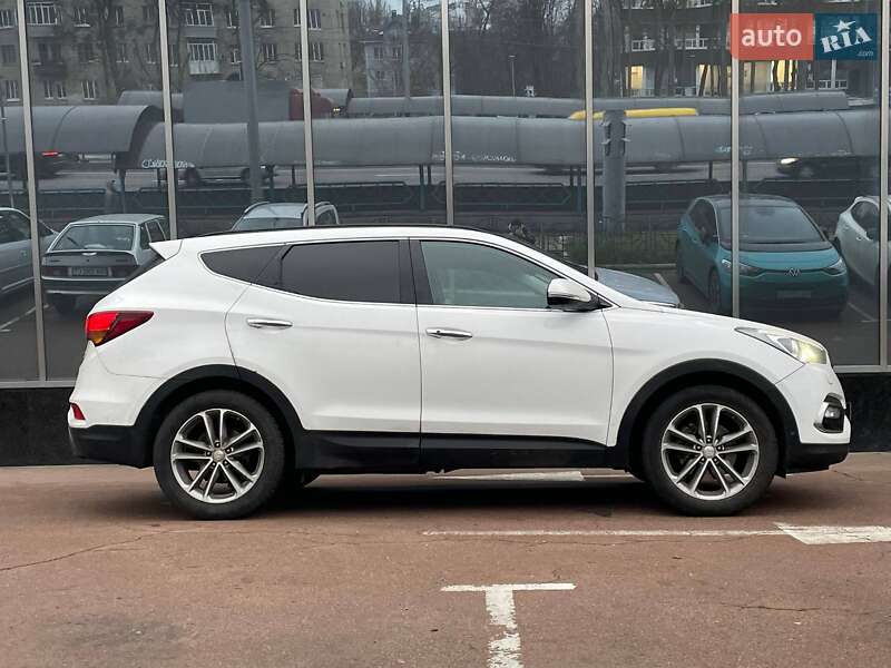 Позашляховик / Кросовер Hyundai Santa FE 2015 в Києві