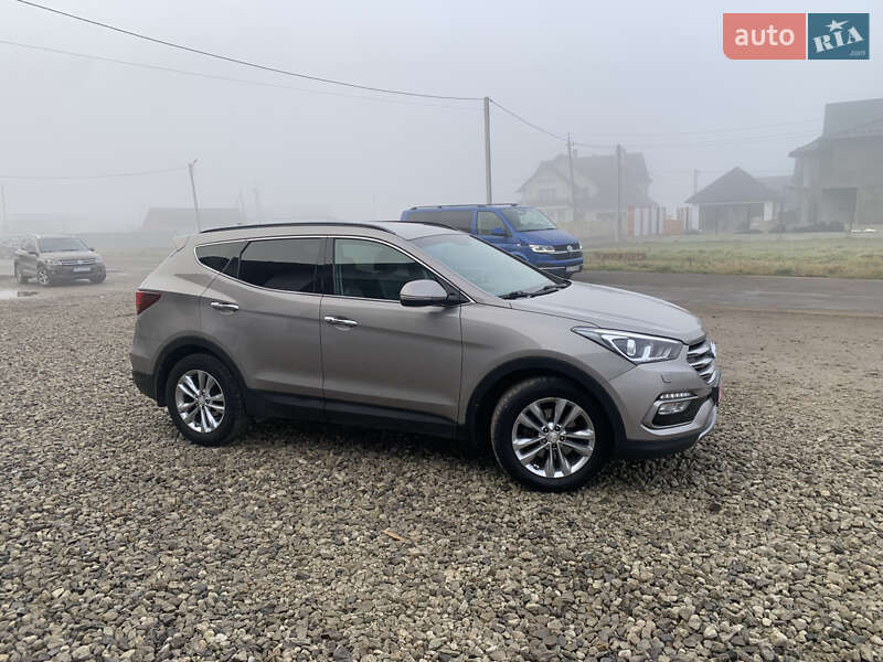 Внедорожник / Кроссовер Hyundai Santa FE 2016 в Черновцах