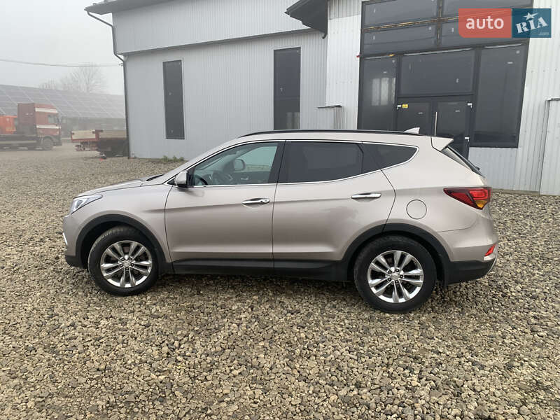 Внедорожник / Кроссовер Hyundai Santa FE 2016 в Черновцах