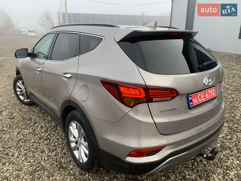 Внедорожник / Кроссовер Hyundai Santa FE 2016 в Черновцах