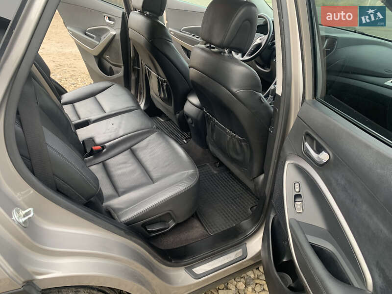 Внедорожник / Кроссовер Hyundai Santa FE 2016 в Черновцах