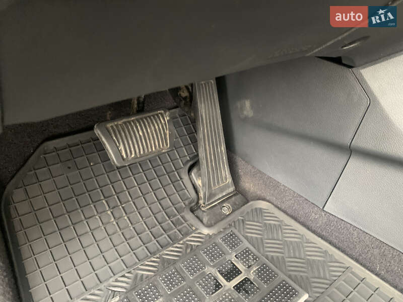 Внедорожник / Кроссовер Hyundai Santa FE 2016 в Черновцах