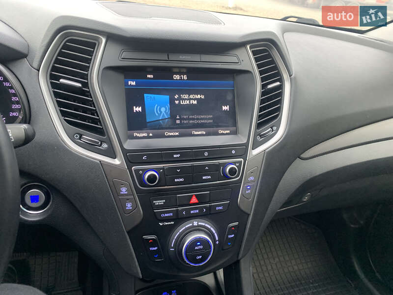 Внедорожник / Кроссовер Hyundai Santa FE 2016 в Черновцах