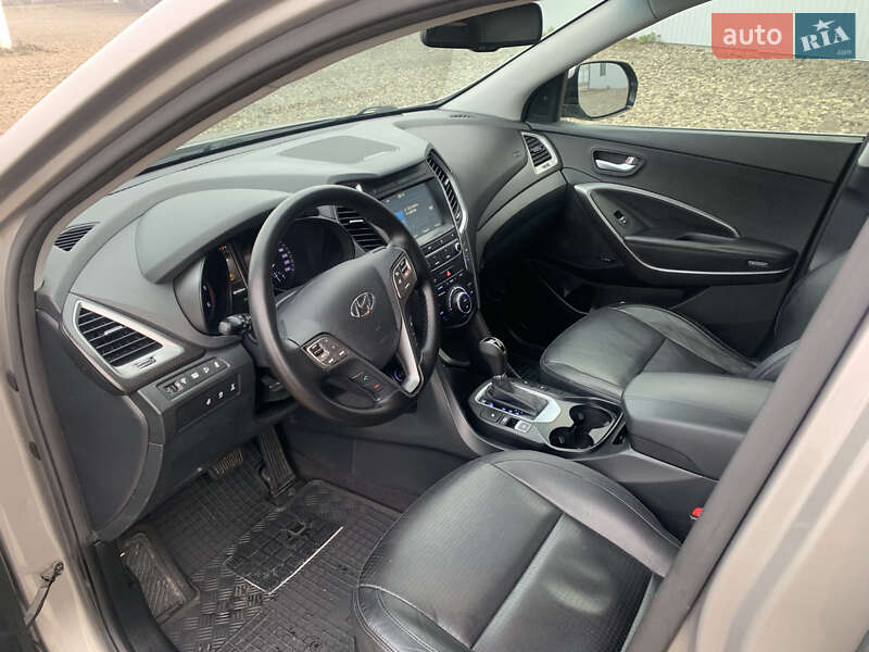 Внедорожник / Кроссовер Hyundai Santa FE 2016 в Черновцах