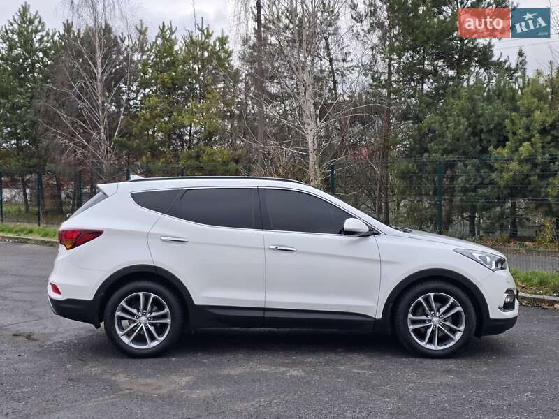 Внедорожник / Кроссовер Hyundai Santa FE 2016 в Хмельницком