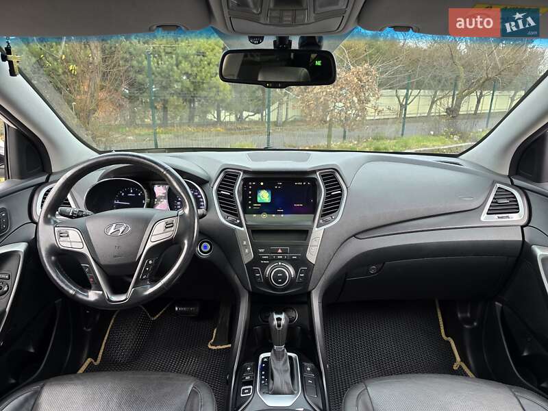 Внедорожник / Кроссовер Hyundai Santa FE 2016 в Хмельницком