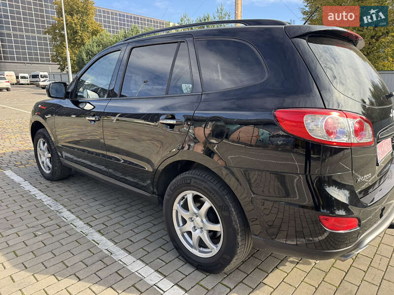 Позашляховик / Кросовер Hyundai Santa FE 2012 в Луцьку