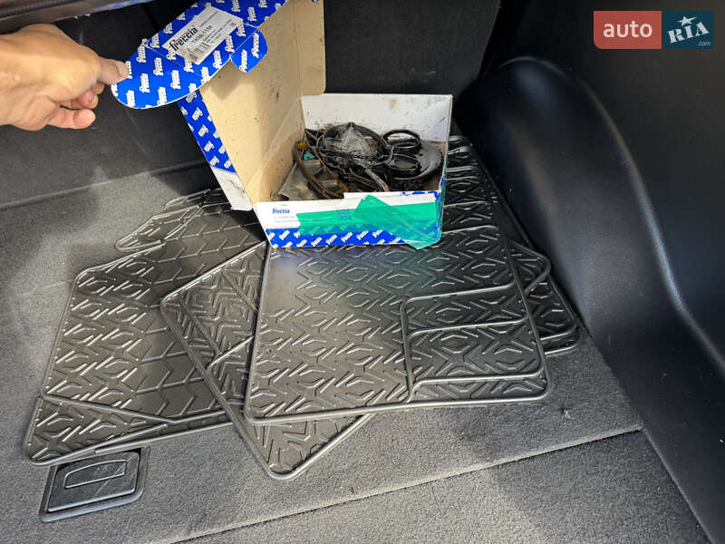 Позашляховик / Кросовер Hyundai Santa FE 2012 в Луцьку