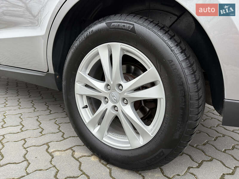 Внедорожник / Кроссовер Hyundai Santa FE 2011 в Коломые