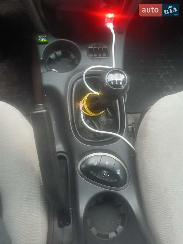 Позашляховик / Кросовер Hyundai Santa FE 2005 в Харкові фото 4 Позашляховик / Кросовер Hyundai Santa FE 2005 в Харкові