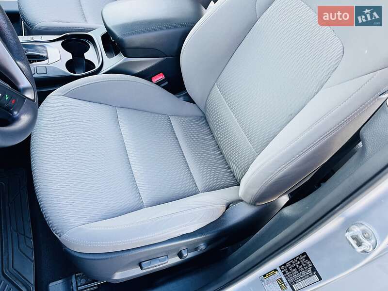 Внедорожник / Кроссовер Hyundai Santa FE 2016 в Киеве