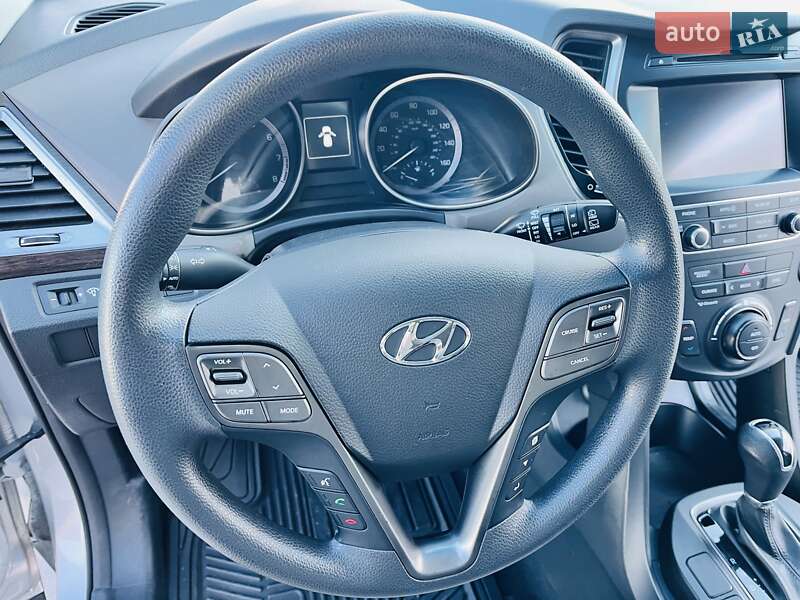 Внедорожник / Кроссовер Hyundai Santa FE 2016 в Киеве