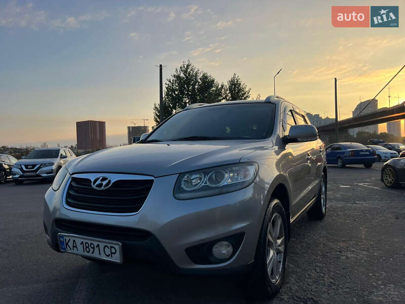 Внедорожник / Кроссовер Hyundai Santa FE 2011 в Киеве