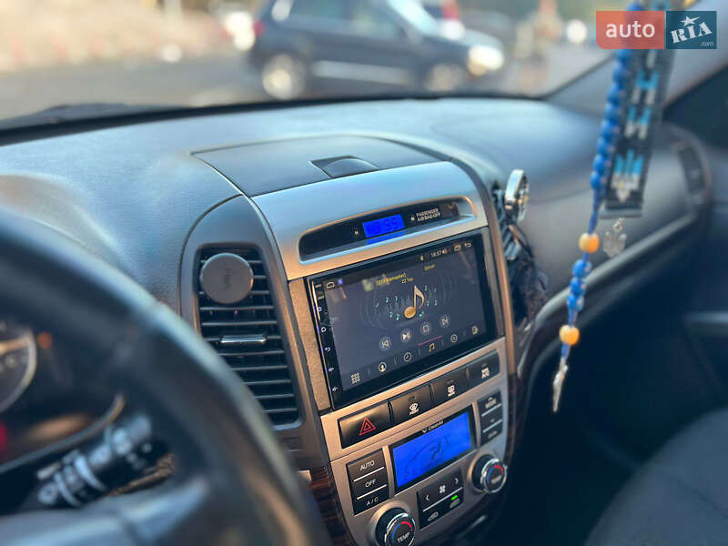 Внедорожник / Кроссовер Hyundai Santa FE 2011 в Киеве