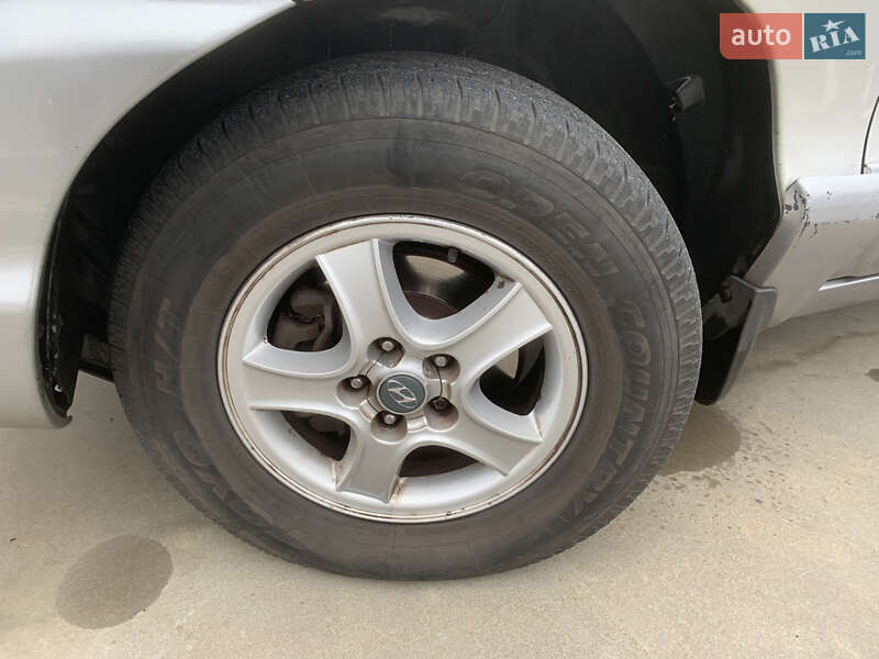 Внедорожник / Кроссовер Hyundai Santa FE 2003 в Киеве