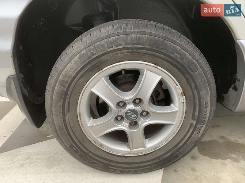 Внедорожник / Кроссовер Hyundai Santa FE 2003 в Киеве