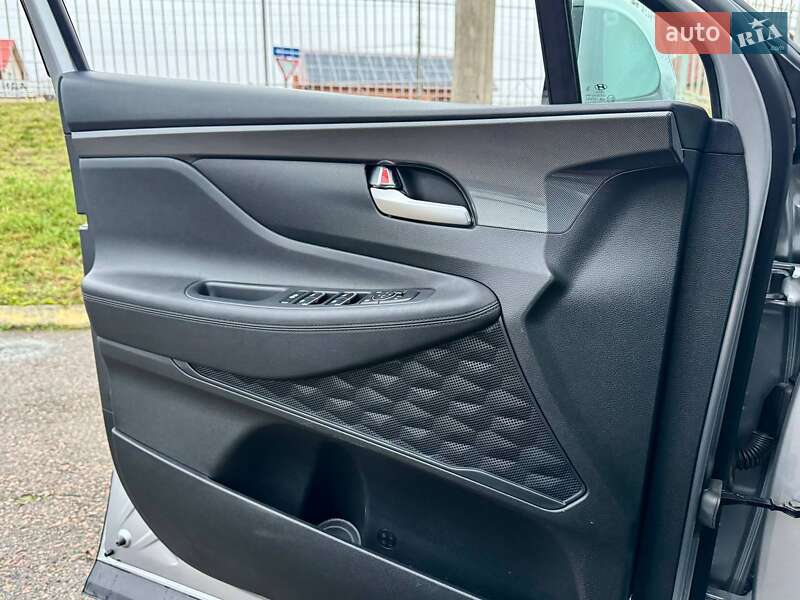 Внедорожник / Кроссовер Hyundai Santa FE 2023 в Киеве