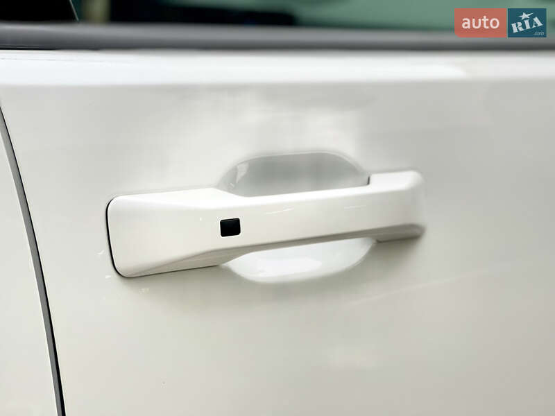 Внедорожник / Кроссовер Hyundai Santa FE 2024 в Киеве