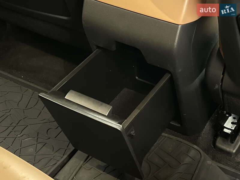 Внедорожник / Кроссовер Hyundai Santa FE 2024 в Киеве