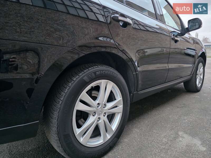 Внедорожник / Кроссовер Hyundai Santa FE 2011 в Луцке