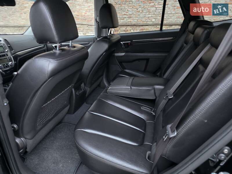 Внедорожник / Кроссовер Hyundai Santa FE 2011 в Луцке