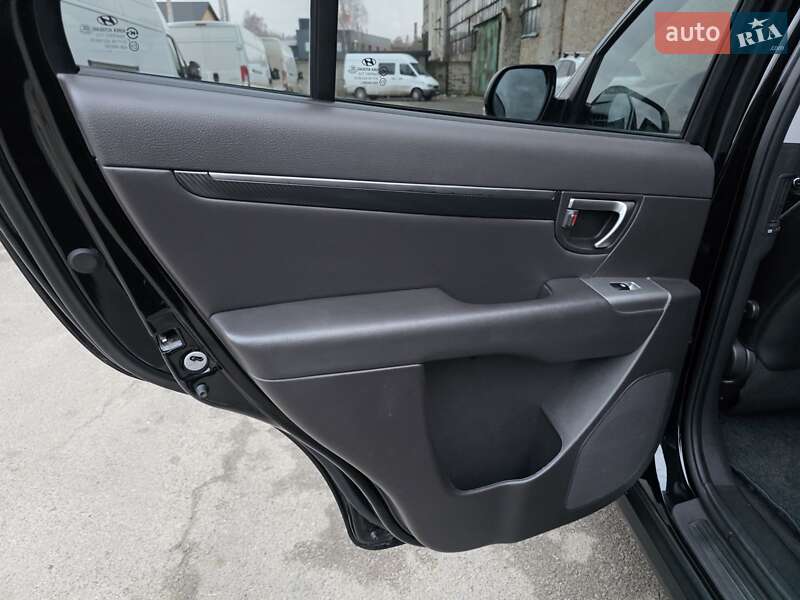 Внедорожник / Кроссовер Hyundai Santa FE 2011 в Луцке