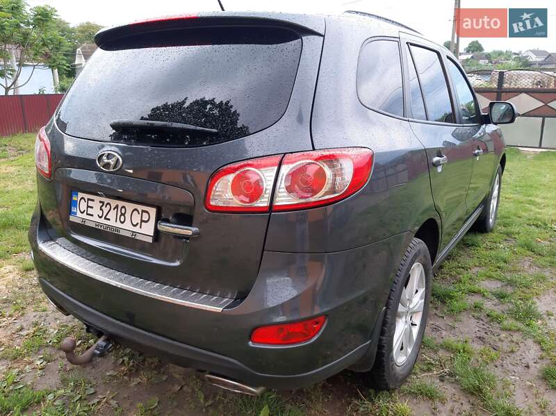 Позашляховик / Кросовер Hyundai Santa FE 2011 в Чернівцях