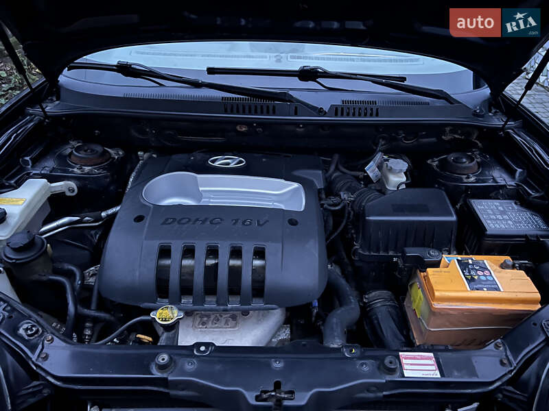 Внедорожник / Кроссовер Hyundai Santa FE 2004 в Тыврове