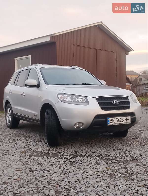 Позашляховик / Кросовер Hyundai Santa FE 2008 в Рокитному