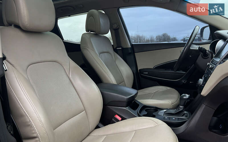 Позашляховик / Кросовер Hyundai Santa FE 2016 в Львові