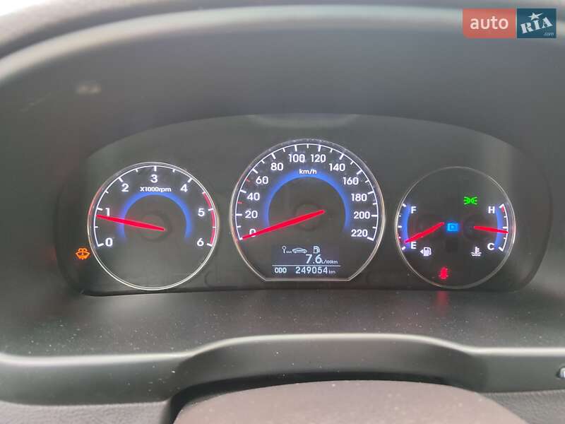 Позашляховик / Кросовер Hyundai Santa FE 2010 в Івано-Франківську