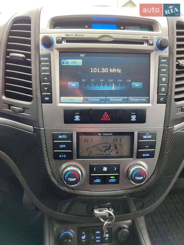 Позашляховик / Кросовер Hyundai Santa FE 2010 в Івано-Франківську