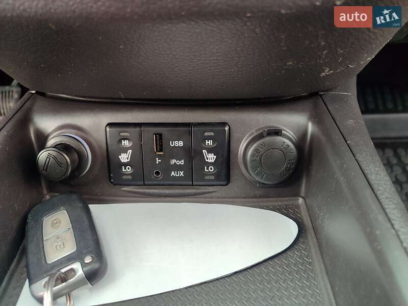 Позашляховик / Кросовер Hyundai Santa FE 2010 в Івано-Франківську