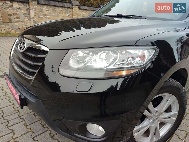 Позашляховик / Кросовер Hyundai Santa FE 2010 в Івано-Франківську