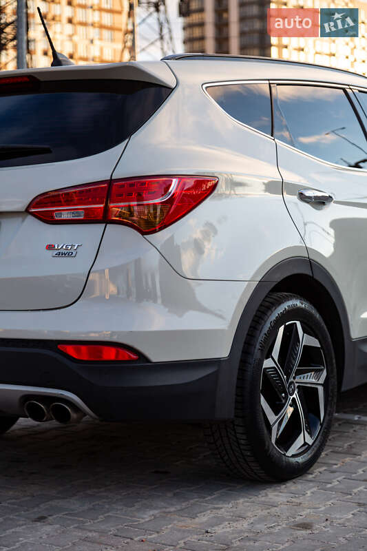 Позашляховик / Кросовер Hyundai Santa FE 2013 в Києві