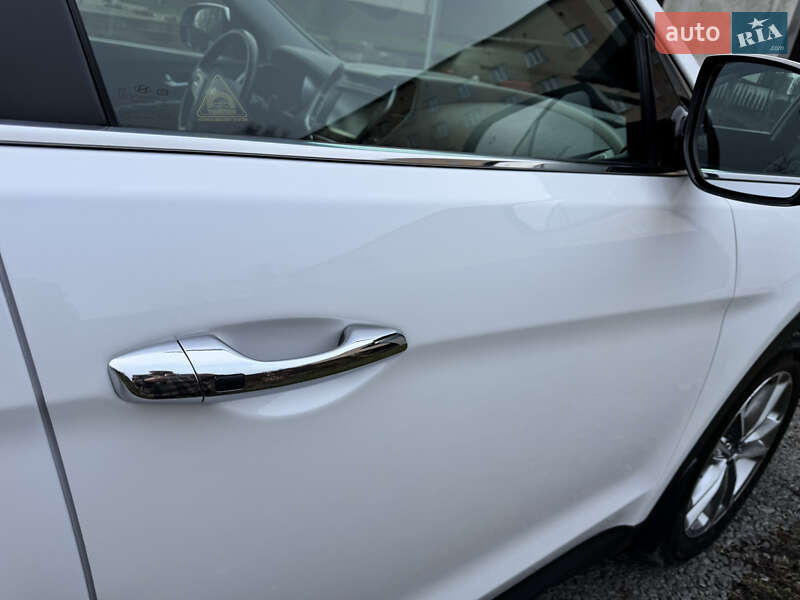 Позашляховик / Кросовер Hyundai Santa FE 2016 в Кам'янець-Подільському