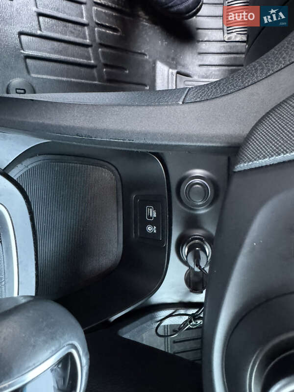 Позашляховик / Кросовер Hyundai Santa FE 2016 в Кам'янець-Подільському