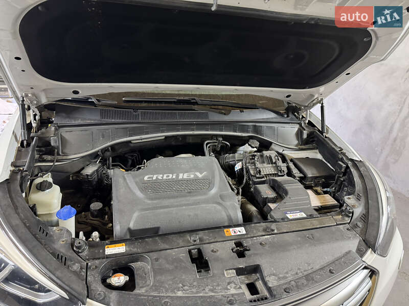 Позашляховик / Кросовер Hyundai Santa FE 2016 в Кам'янець-Подільському