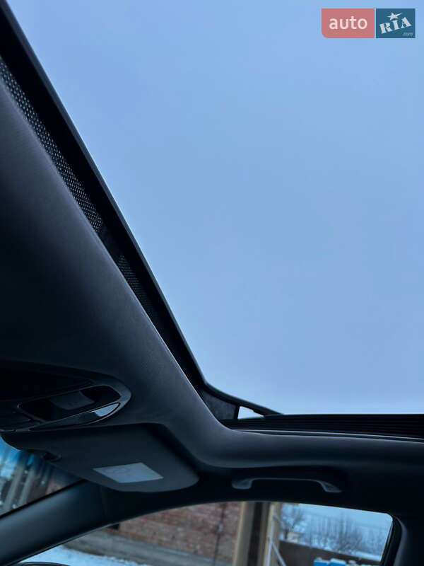 Позашляховик / Кросовер Hyundai Santa FE 2015 в Чернівцях