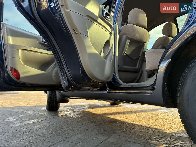 Внедорожник / Кроссовер Hyundai Santa FE 2004 в Дрогобыче